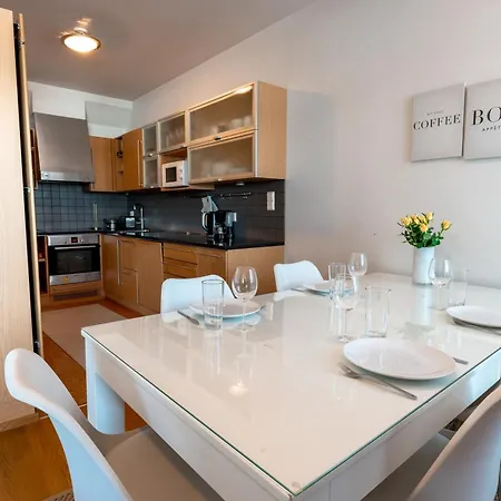 2ndhomes Luxury 2br With Rooftop Terrace & Sauna In Kamppi Center Apartman