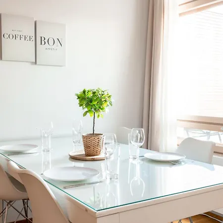 2ndhomes Luxury 2br With Rooftop Terrace & Sauna In Kamppi Center Apartman